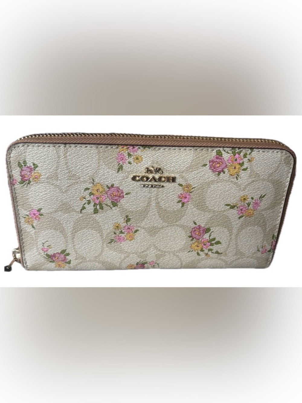 Coach Floral Signature Zip Around Wallet NWT Beige Multi